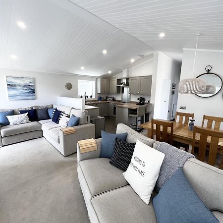Diddly Squat Lodge With Hot Tub, Pendle View Holiday Park Clitheroe Eksteriør billede
