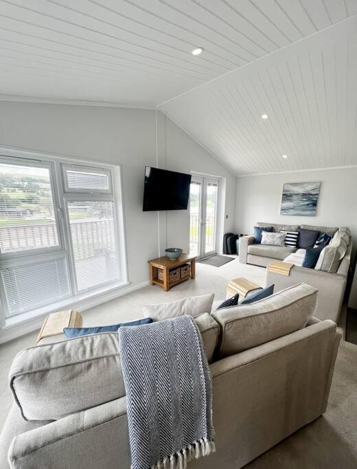 Diddly Squat Lodge With Hot Tub, Pendle View Holiday Park Clitheroe Eksteriør billede