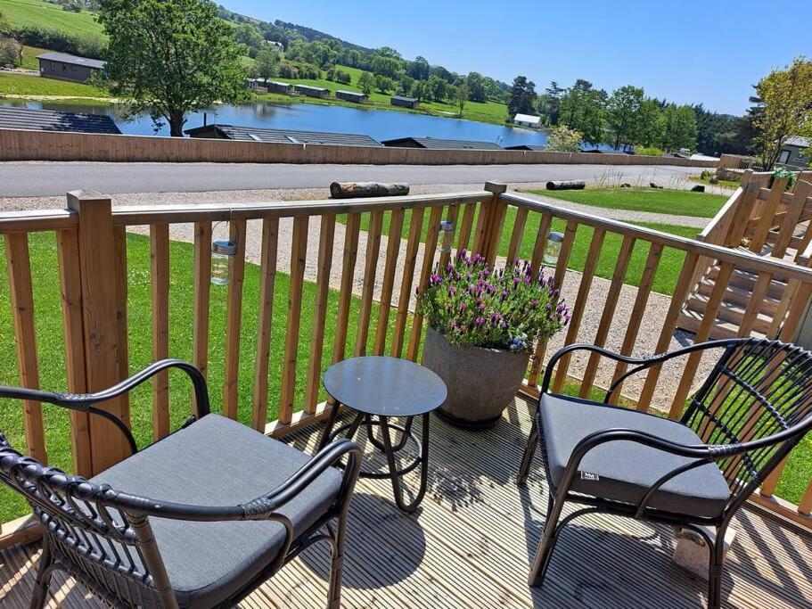Diddly Squat Lodge With Hot Tub, Pendle View Holiday Park Clitheroe Eksteriør billede